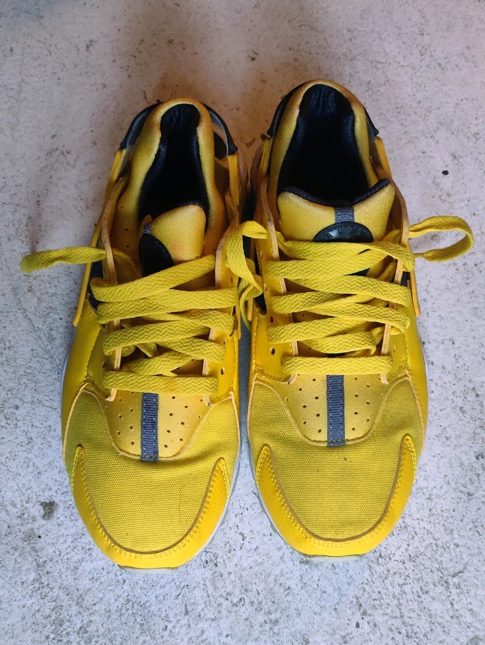 NIKE AIR HUARACHESNEAKERS